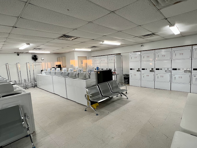 Sealy Laundromat Interior 002