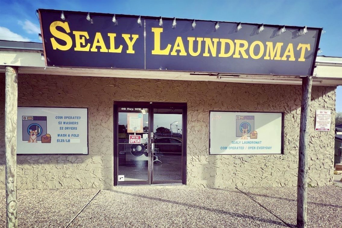 Sealy Laundromat Storefront 1200X800